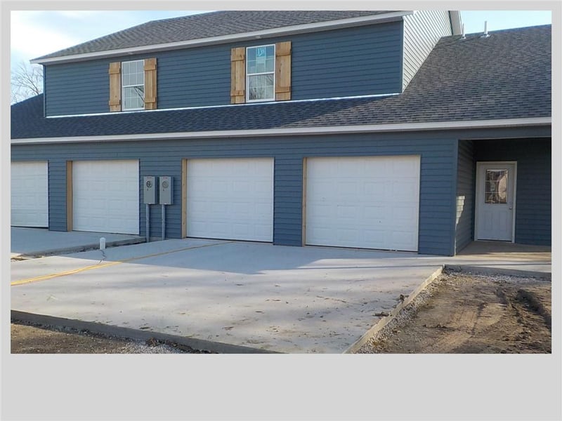 1102-1104 10th St, Coffeyville, KS 67337