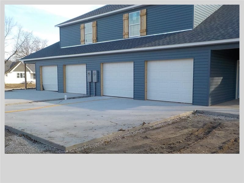 1102-1104 10th St, Coffeyville, KS 67337