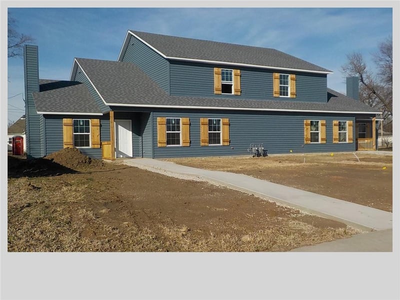1102-1104 10th St, Coffeyville, KS 67337