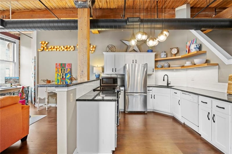 308 8th St #401, Kansas City, MO 64105