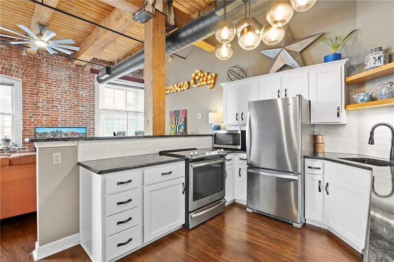 308 8th St #401, Kansas City, MO 64105