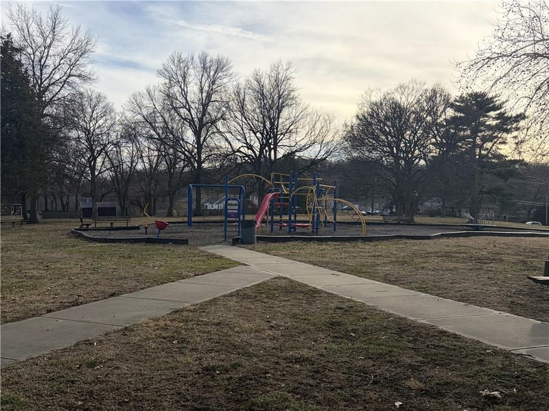 1314 Grand Ave, Leavenworth, KS 66048