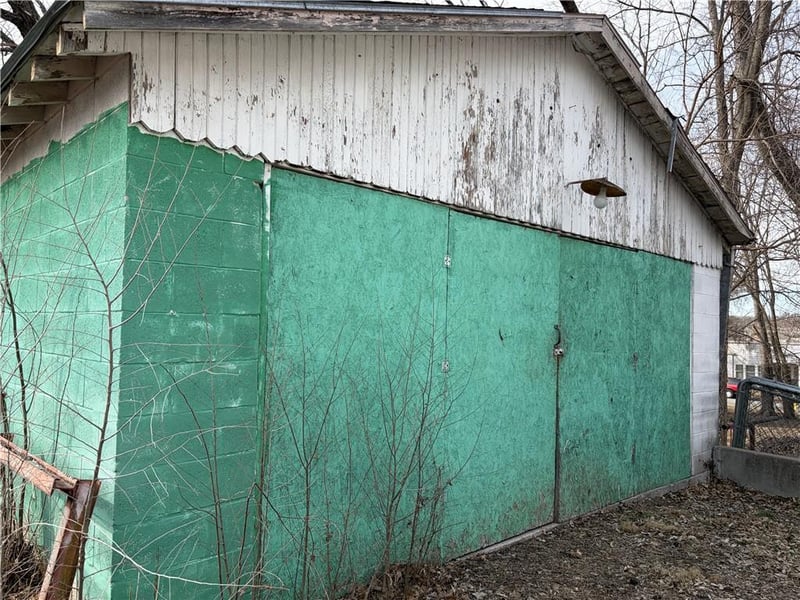 619 Oak St, Leavenworth, KS 66048