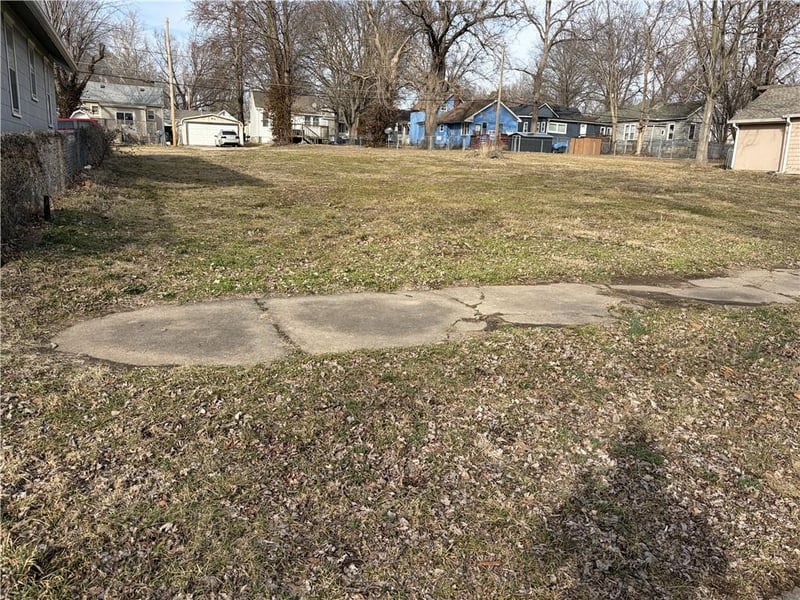826 Osage St, Leavenworth, KS 66048