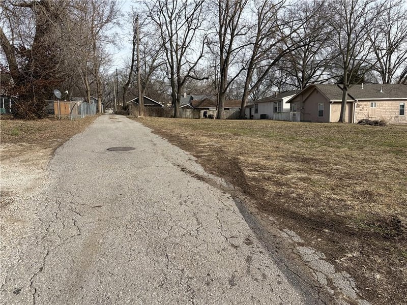 826 Osage St, Leavenworth, KS 66048