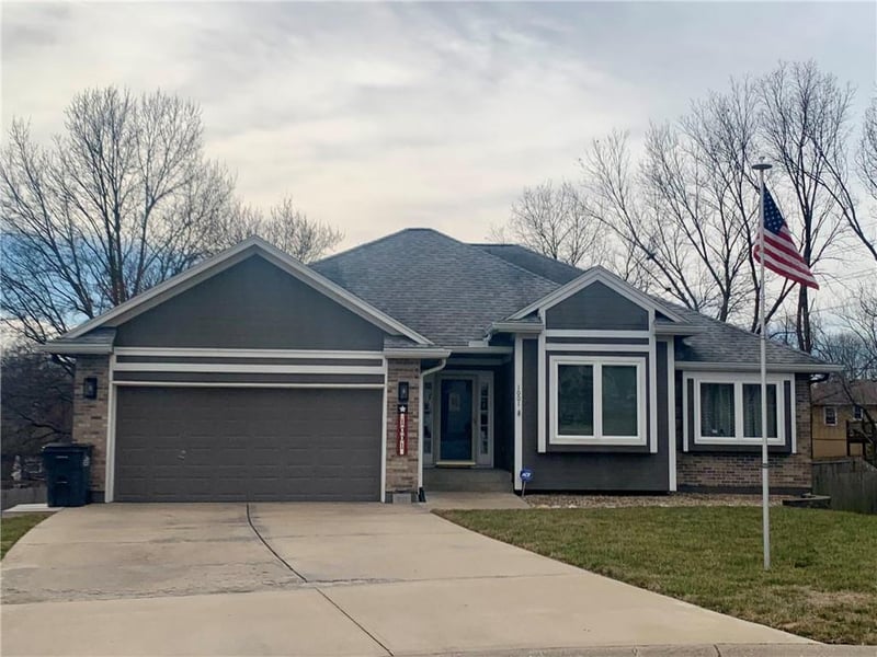 1001 Creek Side Cir, Blue Springs, MO 64015