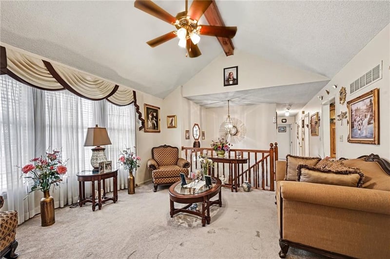 8704 Cleveland Ave, Kansas City, KS 66109