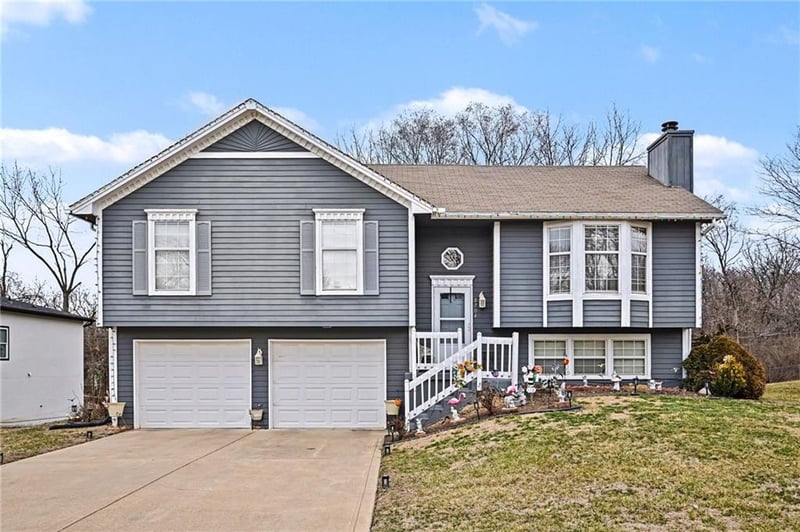 8704 Cleveland Ave, Kansas City, KS 66109