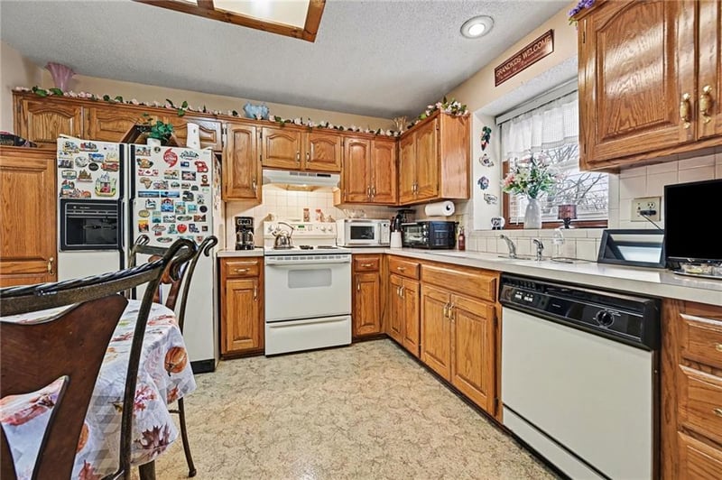 8704 Cleveland Ave, Kansas City, KS 66109