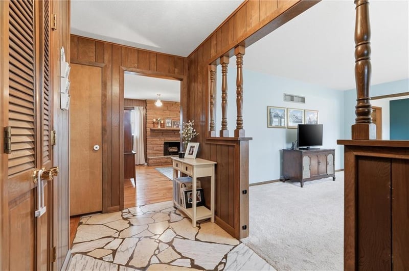 7715 Lydia Ave, Kansas City, MO 64118