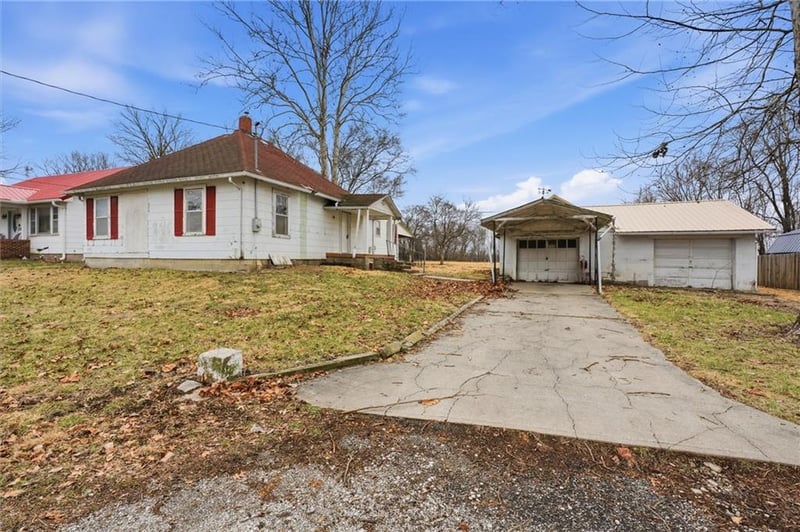 526 North St, Hardin, MO 64035