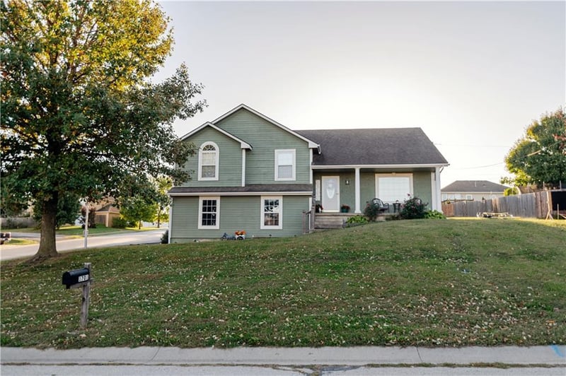 1701 Jayhawk Dr, Atchison, KS 66002