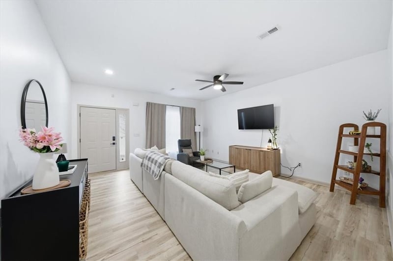 12220 Pomona Ln, Kansas City, MO 64163