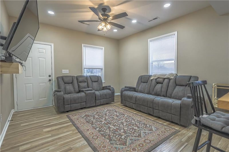 401 Darneal Ave, Richmond, MO 64085
