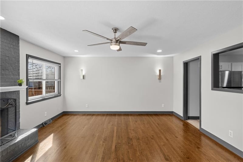 5736 97th St, Overland Park, KS 6607