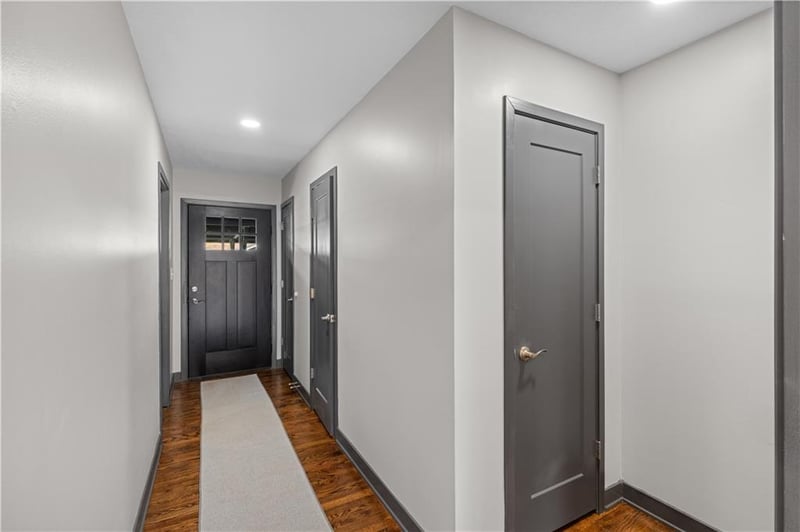 5736 97th St, Overland Park, KS 6607