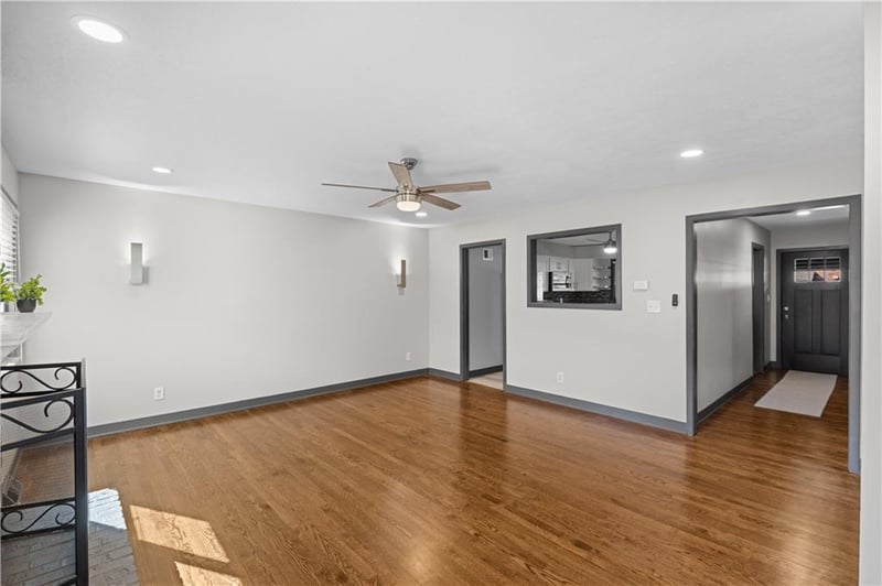 5736 97th St, Overland Park, KS 6607