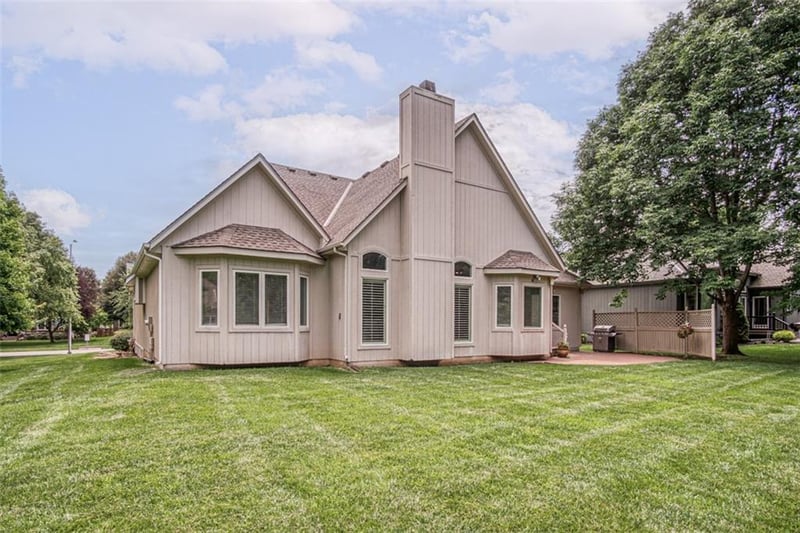 2704 W 137 Pl, Leawood, KS 66224