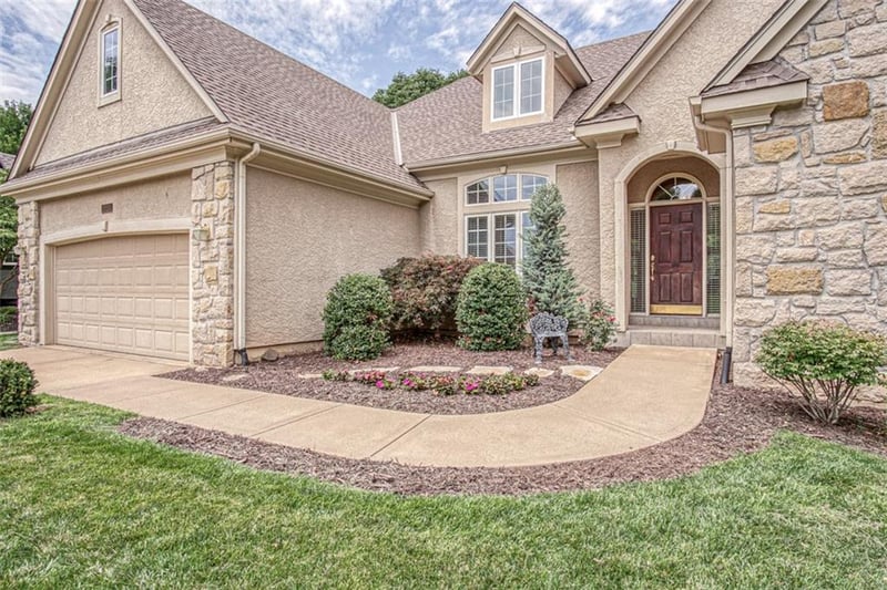 2704 W 137 Pl, Leawood, KS 66224