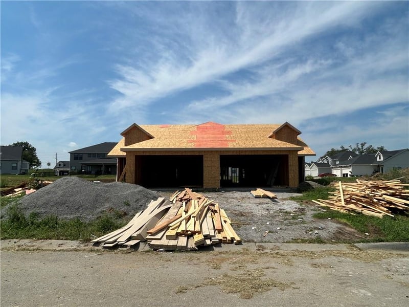 702 Woodland St, Smithville, MO 64089