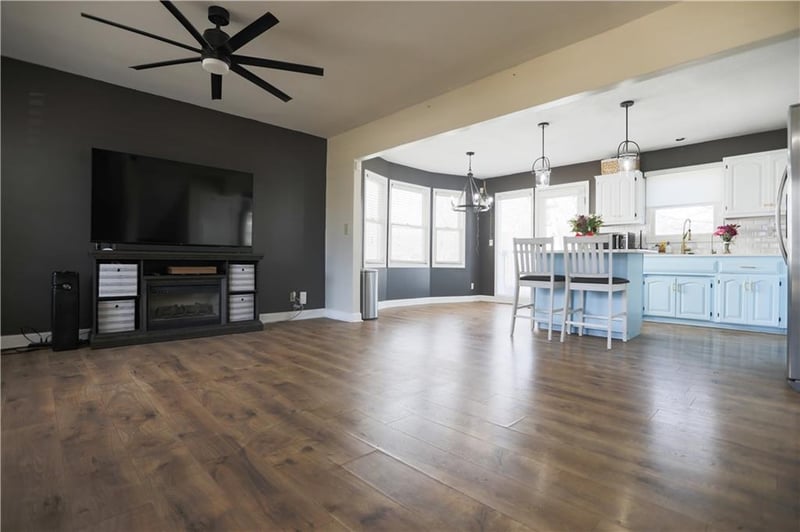 8505 Mcdonald Ave, Kansas City, MO 64153