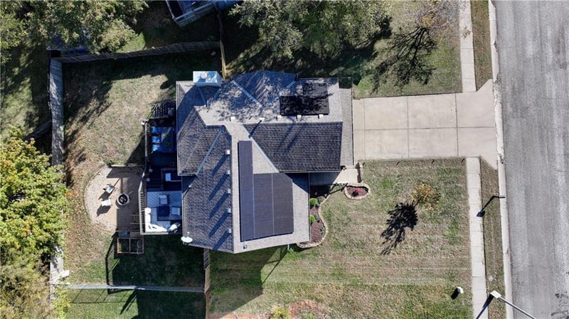 8505 Mcdonald Ave, Kansas City, MO 64153