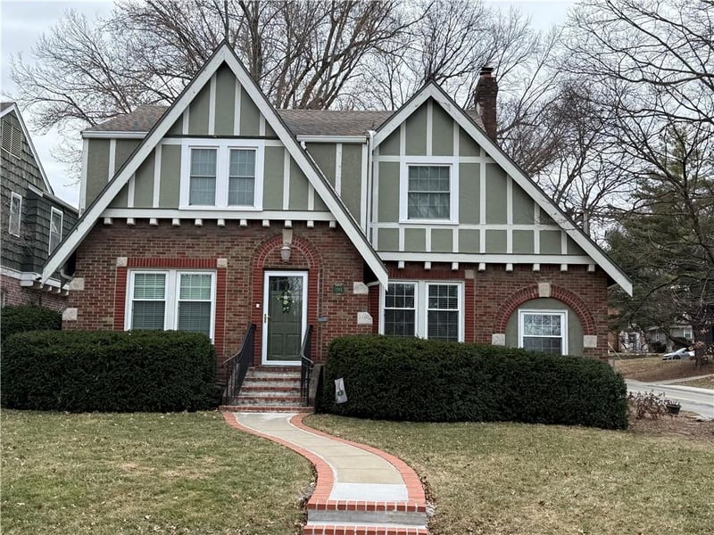 1295 72nd Ter, Kansas City, MO 64114