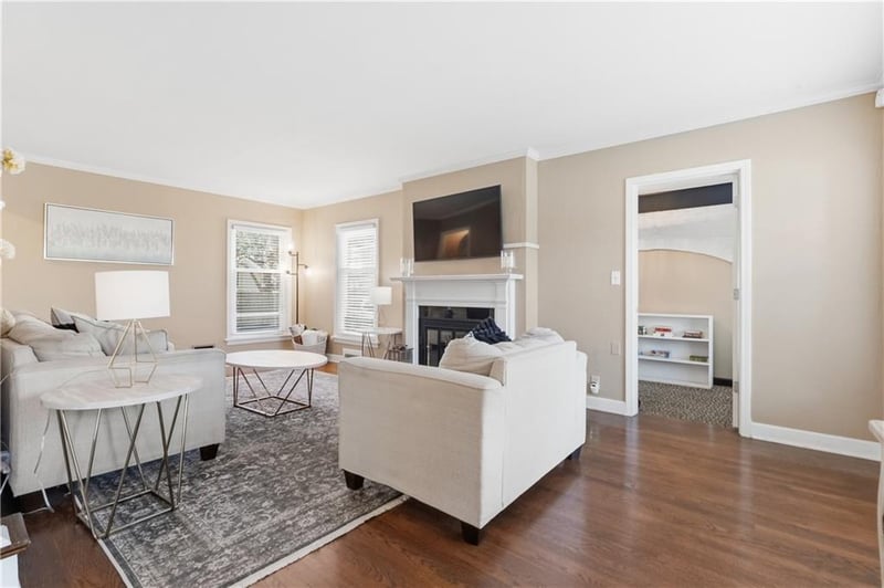 1295 72nd Ter, Kansas City, MO 64114