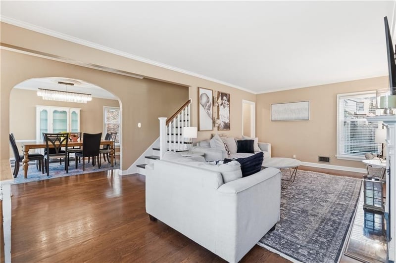 1295 W 72nd Ter, Kansas City, MO 64114