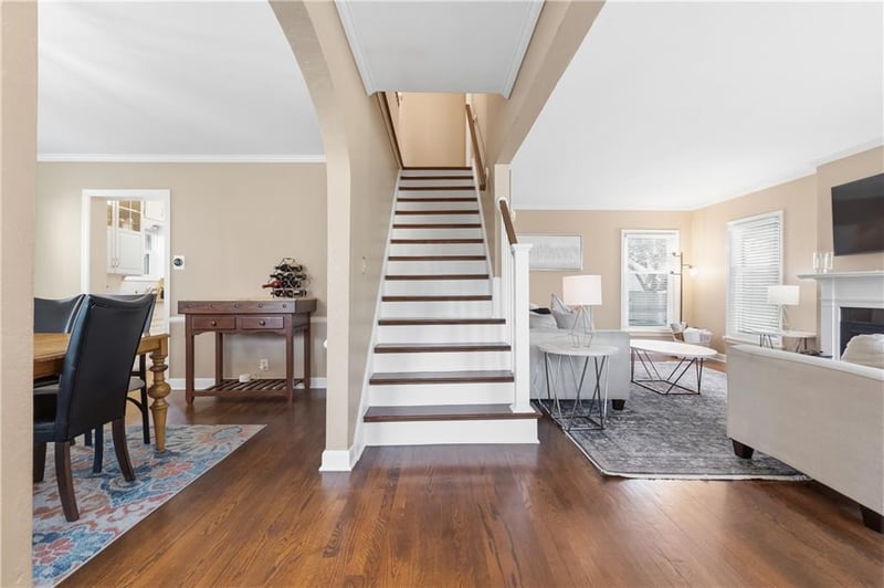 1295 W 72nd Ter, Kansas City, MO 64114
