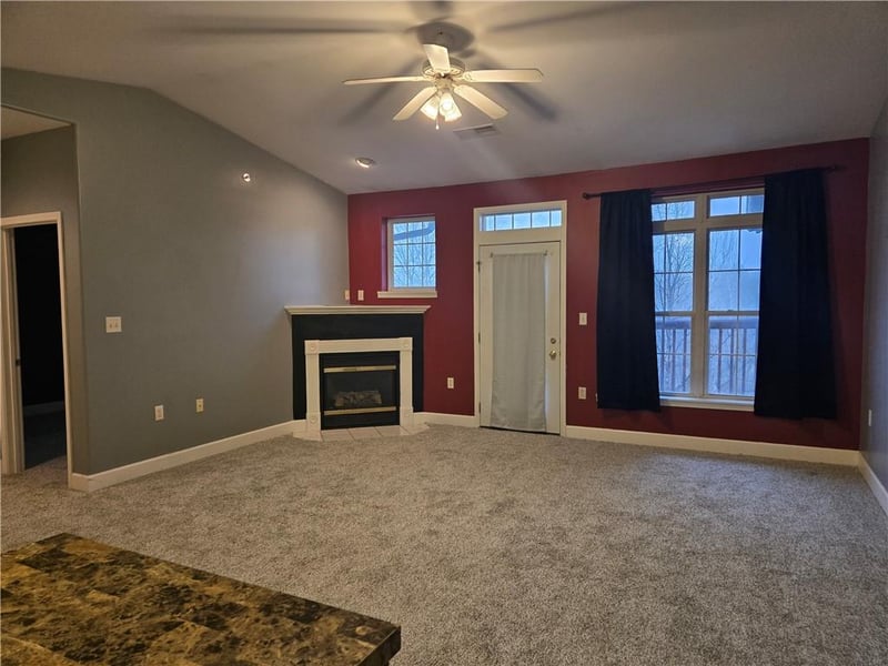 17201 32nd St #9, Independence, MO 64055