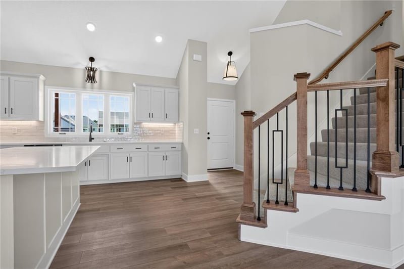 7045 Yulich Ct, Parkville, MO 64152