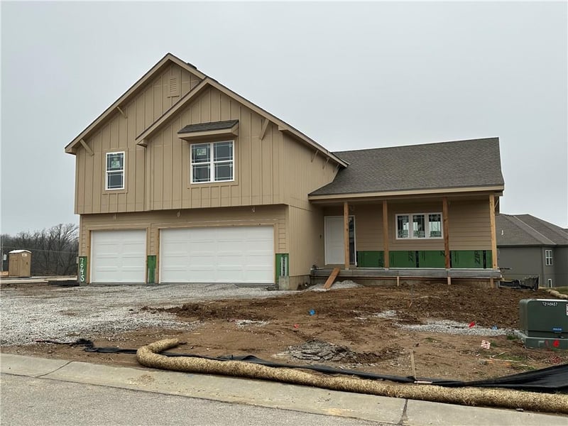 7045 Yulich Ct, Parkville, MO 64152
