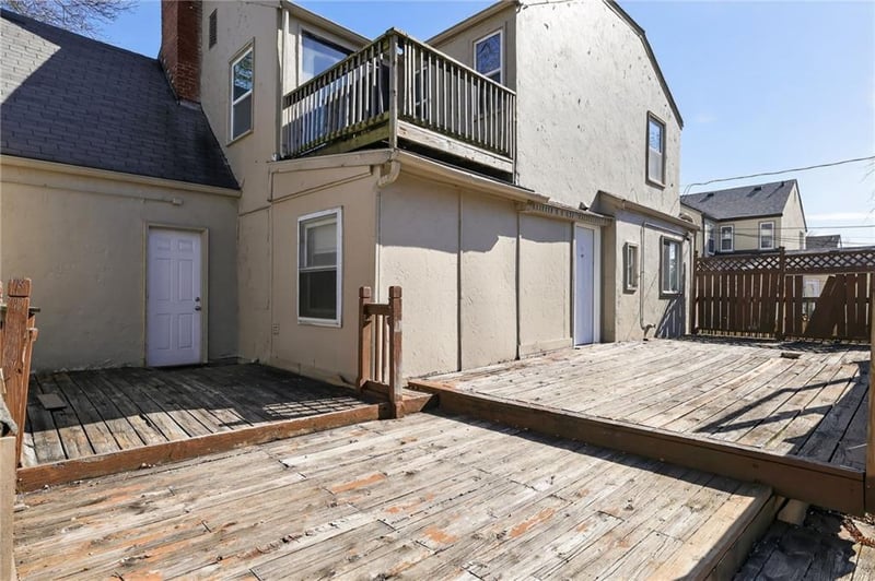 8016 Holmes Rd, Kansas City, MO 64131