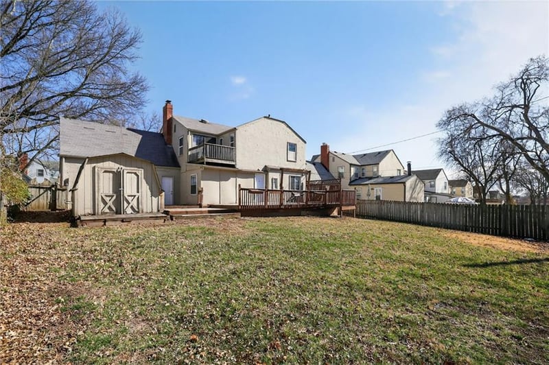 8016 Holmes Rd, Kansas City, MO 64131