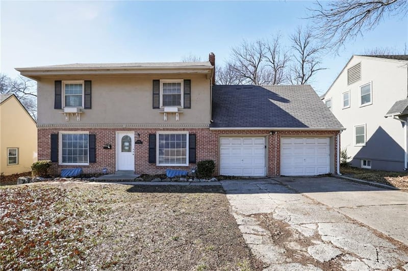 8016 Holmes Rd, Kansas City, MO 64131