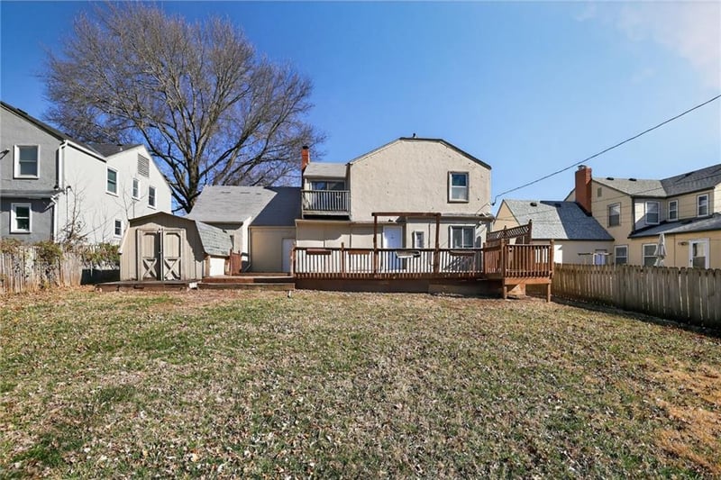 8016 Holmes Rd, Kansas City, MO 64131