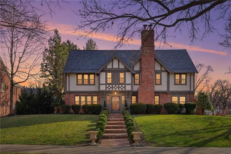 649 W Meyer Blvd, Kansas City, MO 64113