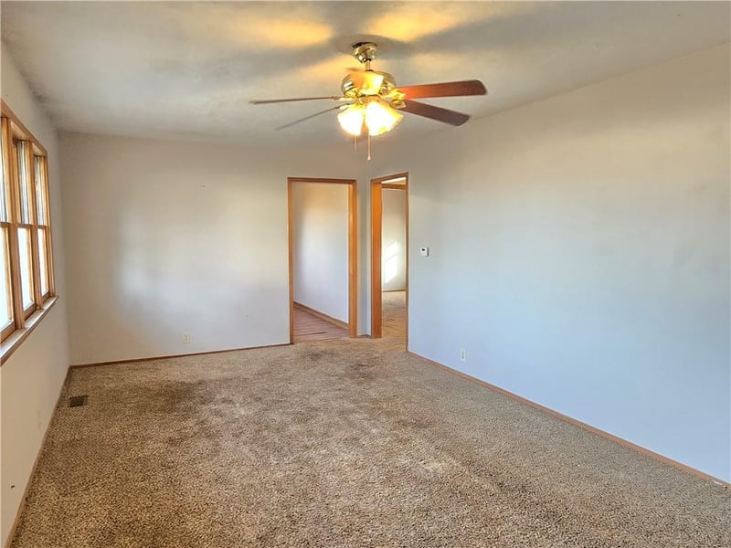 401 1st St, Cherryvale, KS 67335