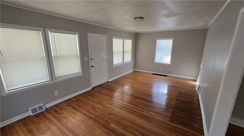 402 Van Brunt Blvd, Kansas City, MO 64124