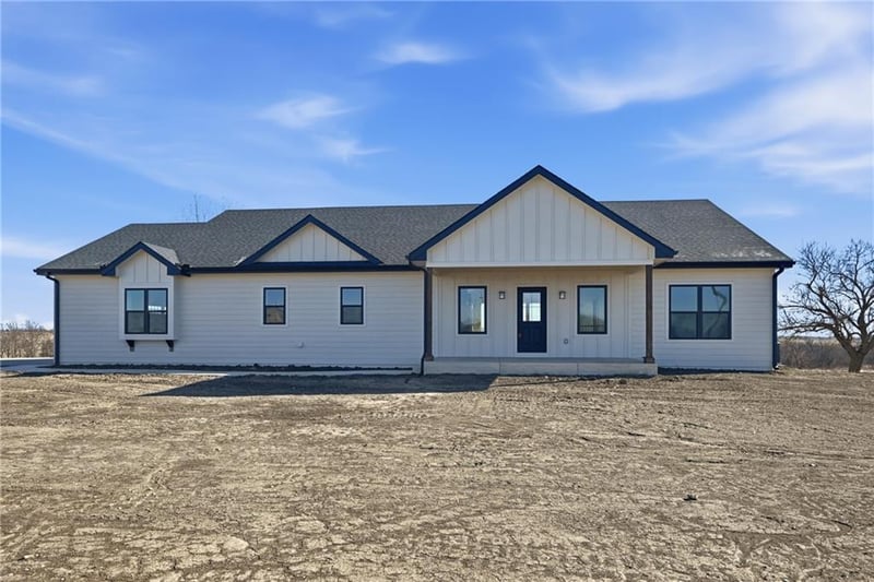 7406 Docking Rd, Auburn, KS 66402