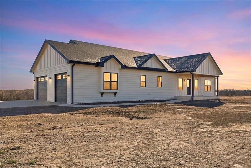 7406 Docking Rd, Auburn, KS 66402