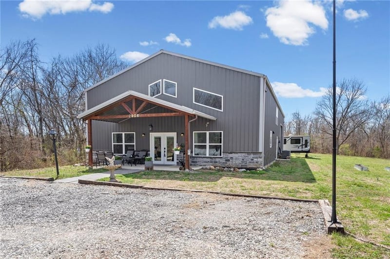 2906 Twyman Rd, Independence, MO 64058