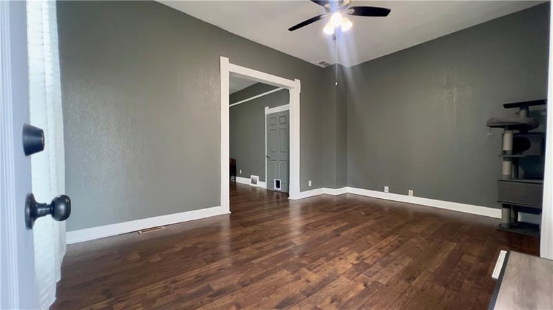 523 Tracy Ave, Kansas City, MO 64106