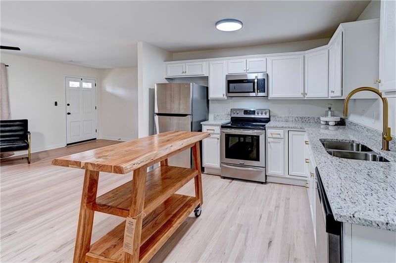 7306 Maple St, Overland Park, KS 66204