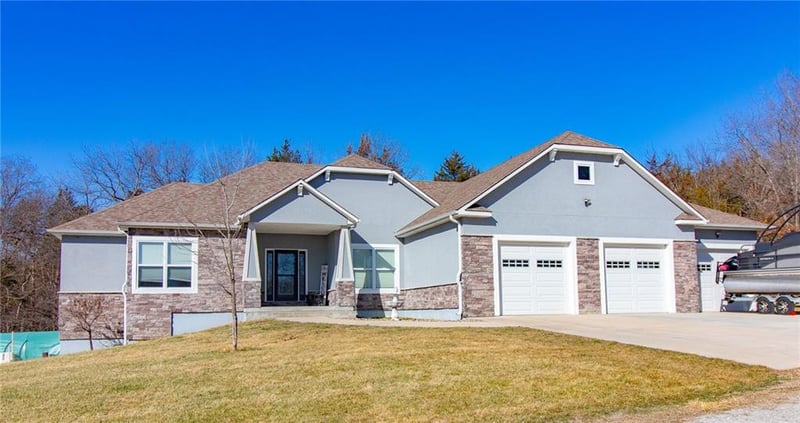 17795 Stoney Creek Ln, Warsaw, MO 65355
