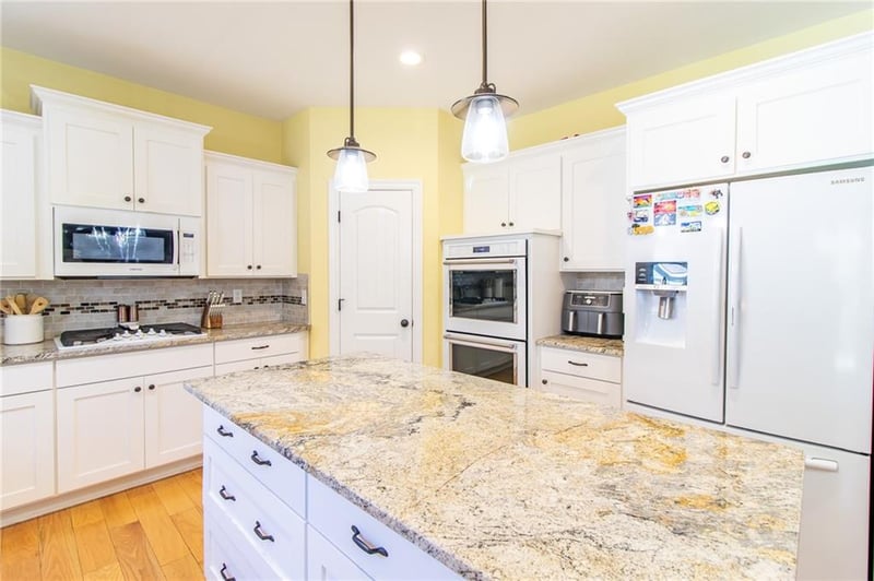 17795 Stoney Creek Ln, Warsaw, MO 65355