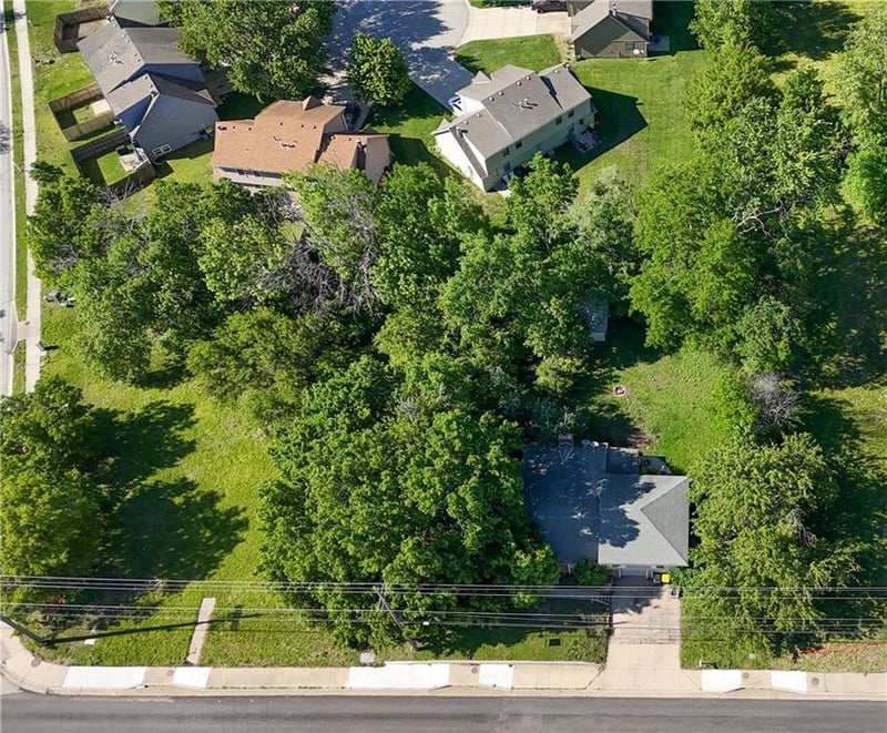 6684 151st St, Overland Park, KS 66223