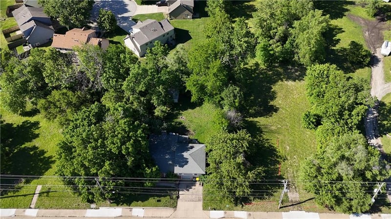 6684 151st St, Overland Park, KS 66223