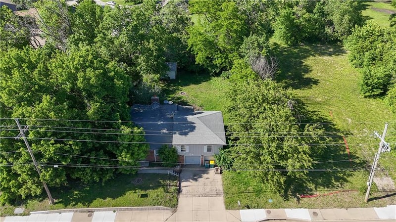 6684 151st St, Overland Park, KS 66223